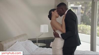 Blacked.com Sophia Leone baisée hardcore par son copain à la bite noire